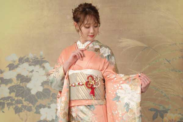 しっとり上品 振袖フルセット　成人式前撮り結婚式　おまけ長襦袢付き♡ 最高級古典柄振袖 関芳/最高級金彩刺繍絞り友禅 水色/白/淡い色 お