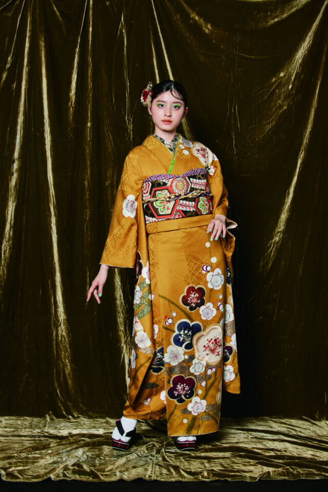 京べに 岡山店の振袖 /黄色/白色/レトロ/梅柄/ Vサンク×aoi 24 | My振袖