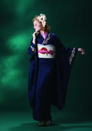 ふ*！様 正絹 琉球紅型 濃紺に総柄 振袖リメイクドレス