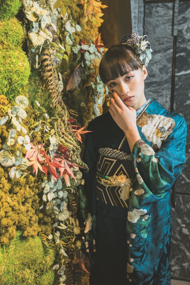 黒地　シックな大輪牡丹の振袖フルセット 黒地 シックな大輪牡丹の振袖フルセット 振袖 シック