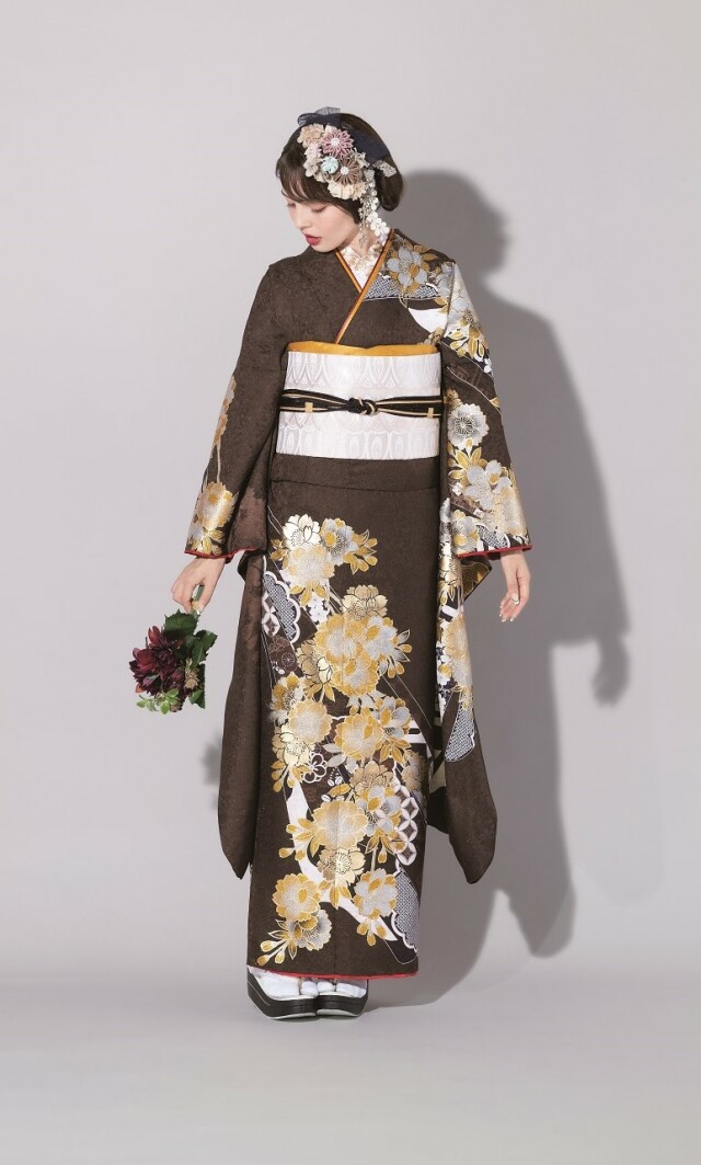 振袖レンタル ゆうぜんの振袖 /茶色/ゴールド色/エレガント/花柄/ 京
