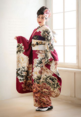 【ROLA FURISODE COLLECTION】可憐に咲いた大輪の花々が美しいエレガントなスタイル_振袖_11829