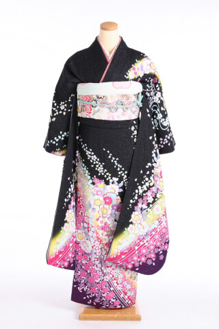 黒地にピンクの可愛い小花が散りばめられて_振袖_88402