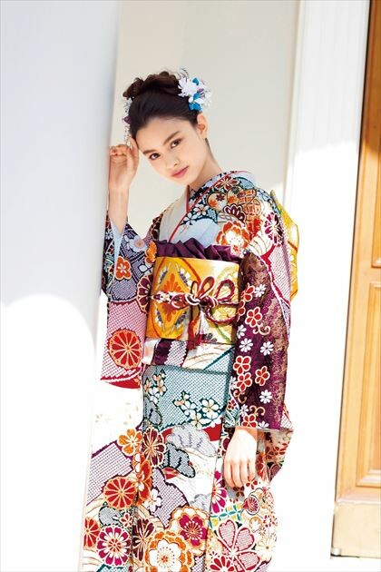 葛西屋呉服店の振袖 /白色/赤色/古典/花柄/ 【47 No.C-508