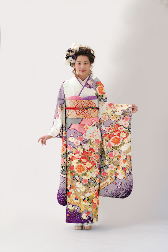 ちりめん屋 京丹後マイン店の振袖 /白色/紫色/古典/車柄/ 2019年