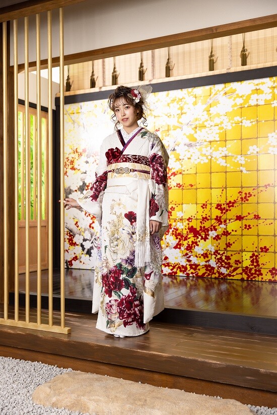 田中屋呉服店 久留米本店の振袖 /白色/赤色/グラマラス/花柄/ 田中屋