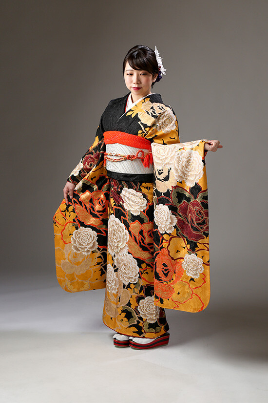 らかんスタジオ原宿店の振袖 /黒色/オレンジ色/エレガント/花柄