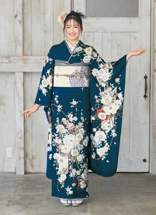 (あ593)個性的でカラフルなアンティーク振袖㊗️青海波 祝い雲取り ③点セット 紺地水色雲に桜[FS0969] | 成人式振袖レンタル京都さがの館