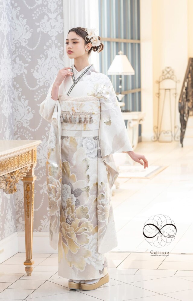 振袖専門館 花舎 尾張旭店の振袖 /白色/エレガント/花柄/ Ca-55 | My振袖