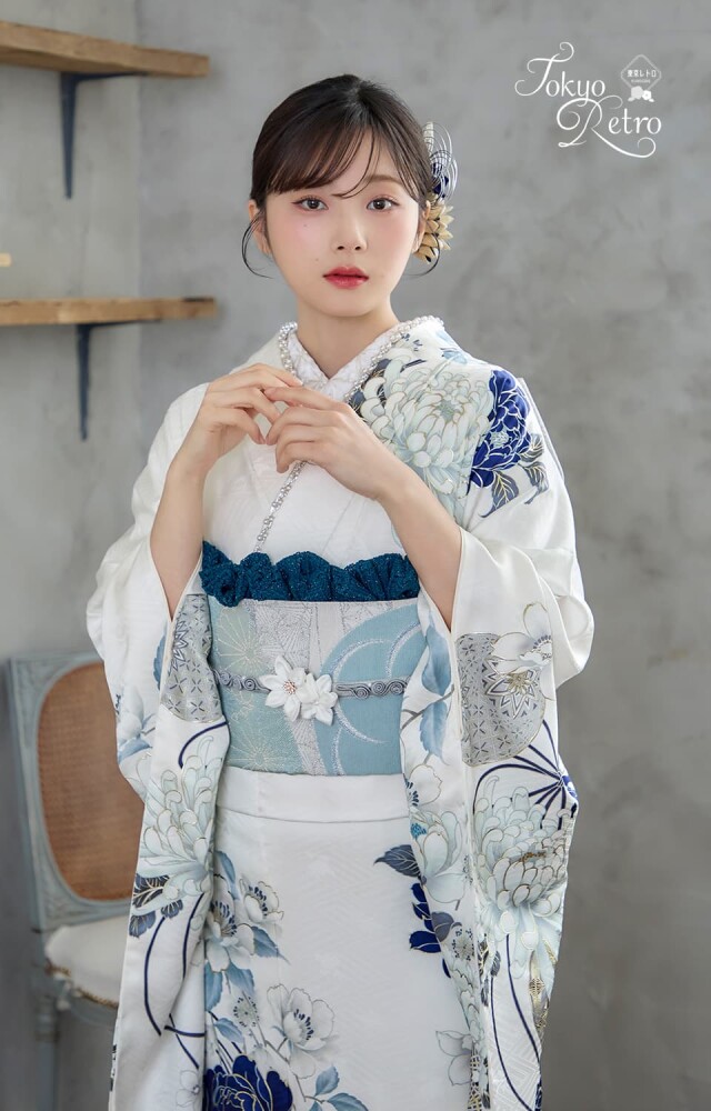 振袖専門館 花舎 尾張旭店の振袖 /白色/青色/グラマラス/花柄