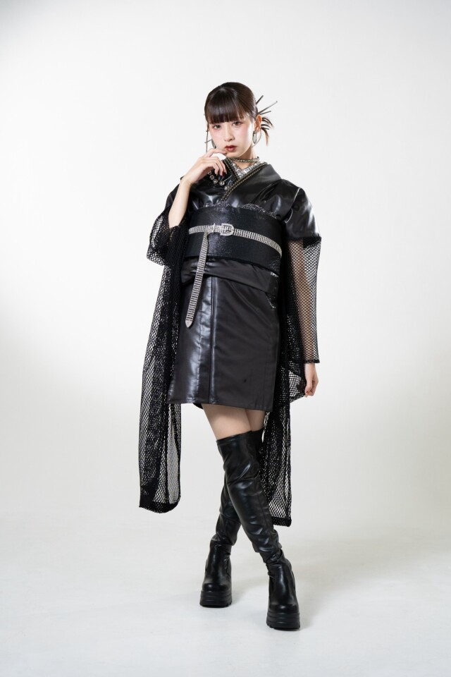 アンヘル・スウィート 唐津店の振袖 /黒色/シルバー色/クール/その他