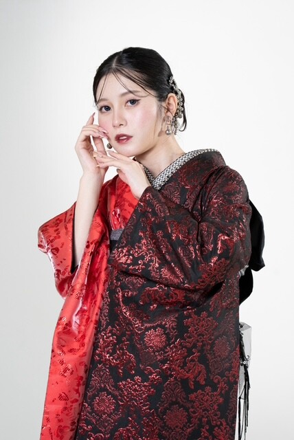 【Sairaiさん専売】振袖　赤　黒 アンヘル・スウィート 唐津店の振袖 /赤色/黒色/グラマラス/その他/ FR