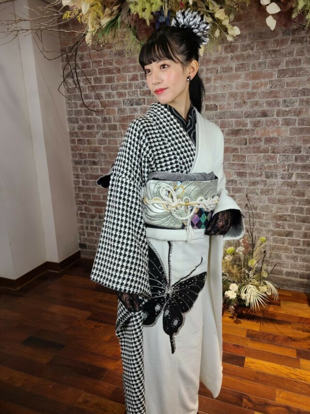 ロコ すのチル 服 着物 和服 TAKAZENの振袖 /黒色/緑色/クール/牡丹柄/ ジャパンモード 黒/金