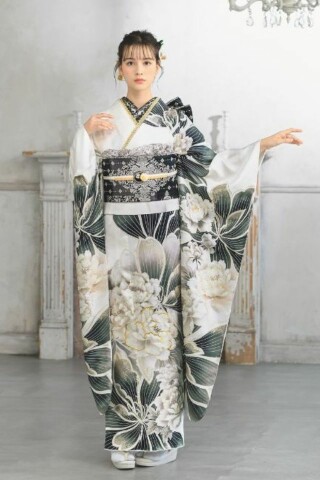リサイクル着物Asagiの振袖 /白色/古典/花柄/ A3686 白辻が花大振袖
