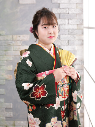 作家物正絹薔薇柄着物 白地 バラ柄 正絹振袖【310】 – SAKURA TOKYO