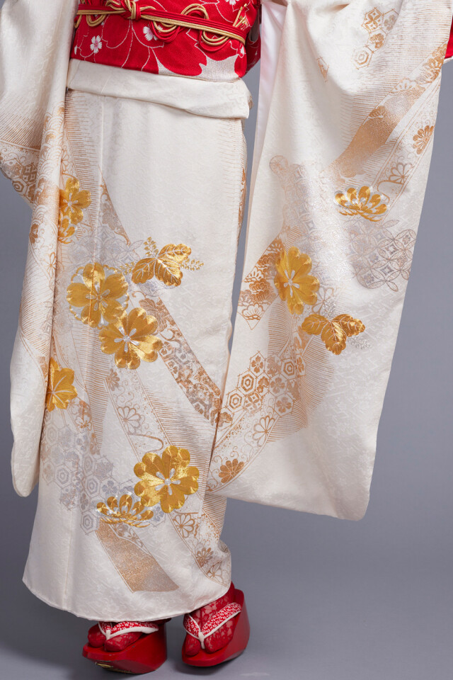 着物姫｜幸三郎ウェディングの振袖・袴館の振袖 /白色/赤色/古典/松柄