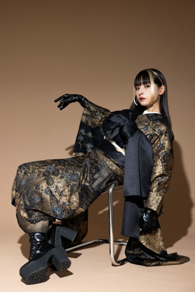 yumimama様♡AKIRA NAKA♡新品 袖リボン モノトーントップス aimme東京原宿店の振袖 /黒色/白色/古典/その他/ 弓ライカちゃん着用