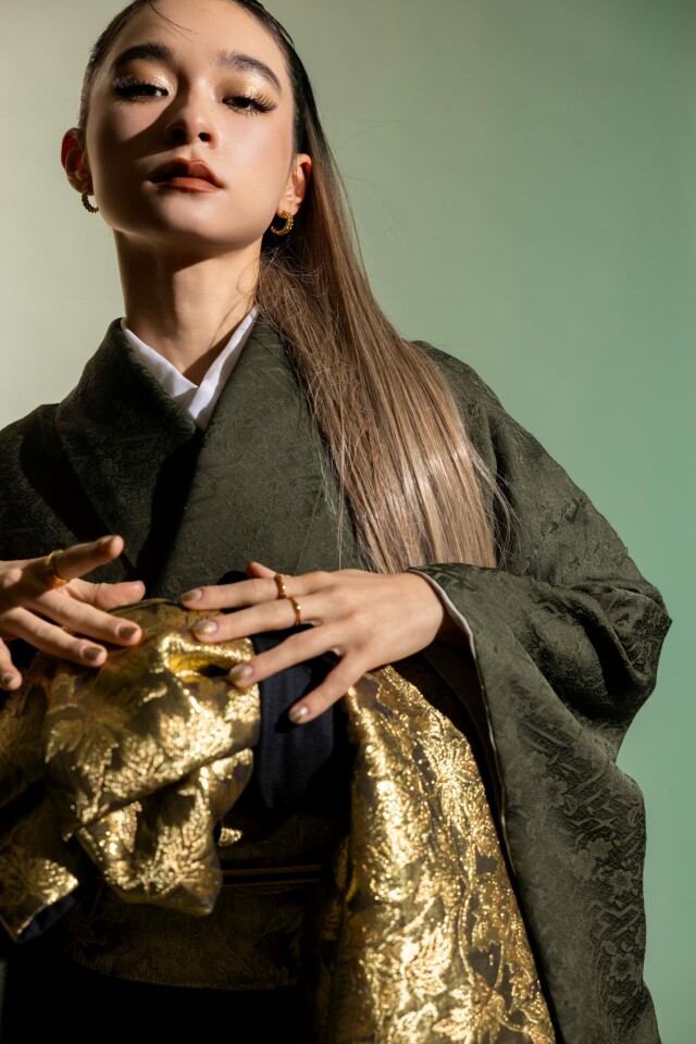 aimme東京原宿店の振袖 /緑色/黄色/クール/その他/ 弓ライカちゃん着用