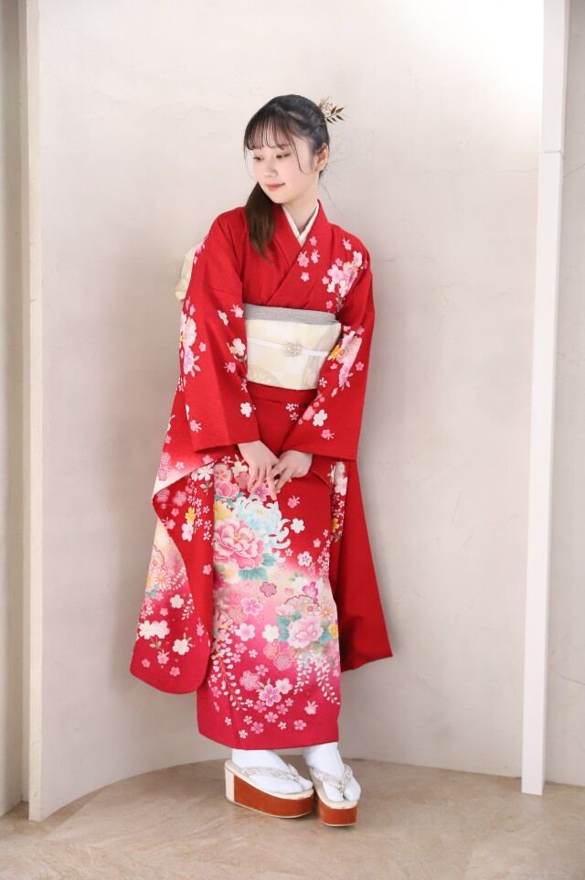 写真工房ぱれっと サッポロファクトリー店の振袖 /赤色/グラマラス/花