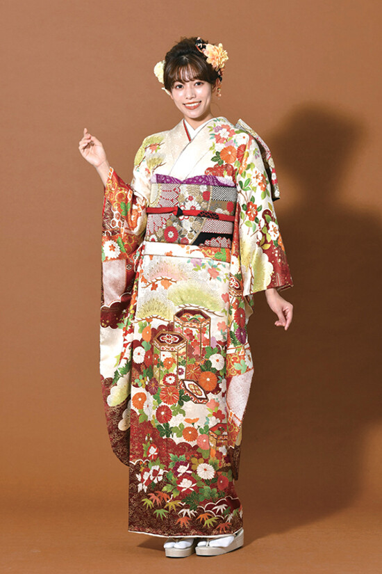 京美 彦根本店 振袖専門SHOP和楽の振袖 /白色/茶色/古典/菊柄/ 振袖