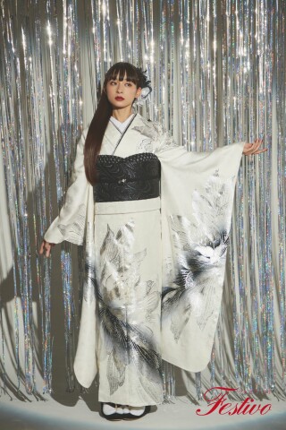 白振袖｜黒×銀で魅せるモードな艶スタイル_振袖_12781