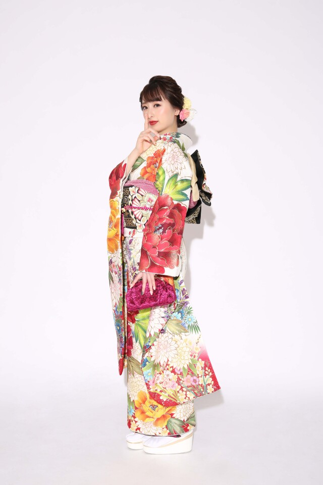 大振り袖　裾綿入れ　舞台衣装　ポリエステル　蛍光ピンク　花山蝶　レインボー 振袖 橘音色-菖蒲紫-（ご予約受注品） | 振袖 | やまと