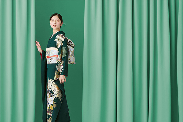 ママ振袖】ママ振 記念撮影パック / きものやまと ゆめタウン光の森店