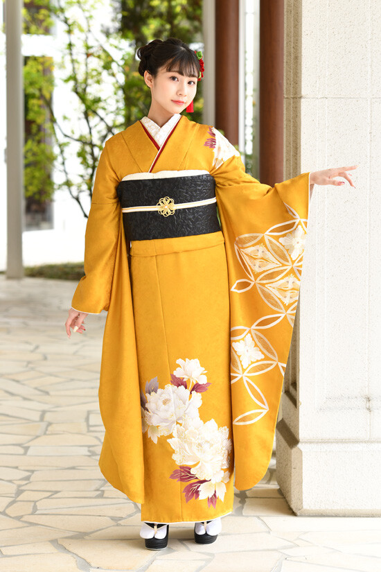 和工房みよ志乃の振袖 /黄色/白色/クール/牡丹柄/ カラシ色地に大胆花