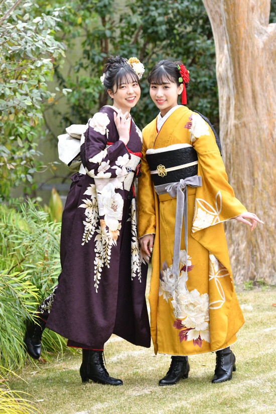 和工房みよ志乃の振袖 /黄色/白色/クール/牡丹柄/ カラシ色地に大胆花