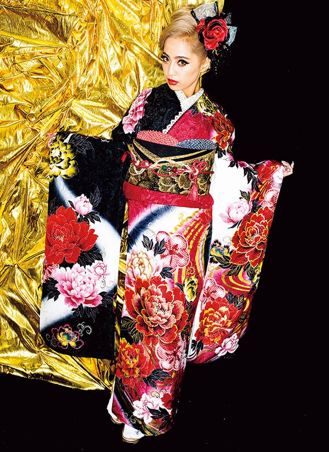 【美品】大衆演劇　花柄振袖 ふりそで みうら（旧）三浦京染店の振袖 /黒色/古典/花柄/ Sweet Angel
