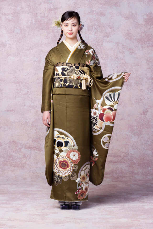 ふりそで みうら（旧）三浦京染店の振袖 /茶色/クール/花柄/ FURISODE