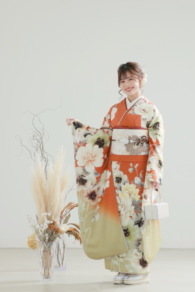 天使の森 宇都宮Bloomの振袖 /オレンジ色/ベージュ色/エレガント/花柄