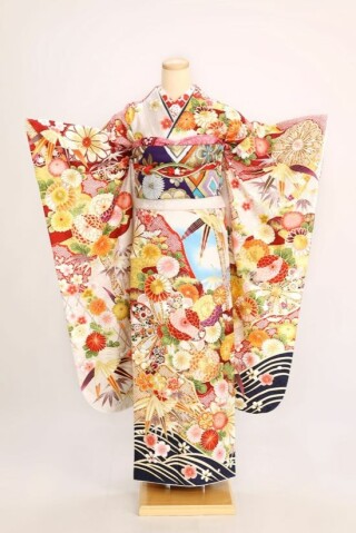 Life photo シモノスタジオの振袖 /白色/古典/松竹梅柄/ 京友禅