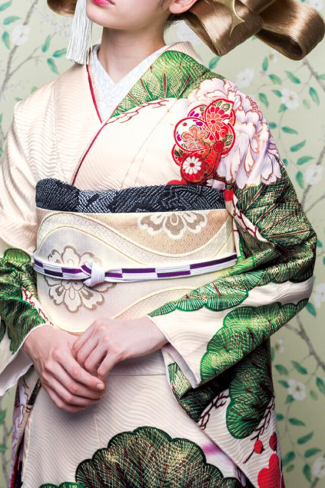 BLANCHE 青森 ドリームタウンALi店の振袖 /白色/古典/松柄/ J・ROSSO