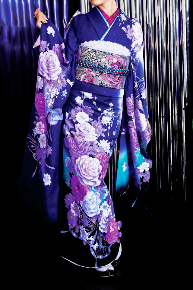 BLANCHE 青森 ドリームタウンALi店の振袖 /青色/紫色/グラマラス/牡丹