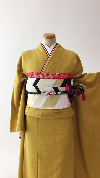 成人式 振り袖 2025年成人式まだ間に合う！ 大人気カラー白×ゴールド振袖✨｜成人式の