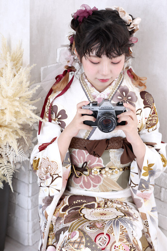 マリエ四日市店【レンタル振袖専門店】の振袖 /白色/ゴールド色