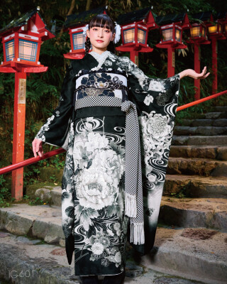 ⭐︎K0824 美品 正絹 振袖 レンタル店放出品 ガード加工 花柄 黒 白 9号 楽天市場】【振袖 レンタル】 結婚式 結納R2115 正絹 黒 銀箔華文鳳凰