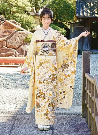 ＊原価割れ　高級振袖 ベージュ系 花柄 雲模様　新品　正絹　未仕立て 格安くすみカラーガーリー ベージュ バラ柄 シンプル すっきり