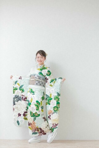 まーちゃん【美品　正絹お振袖　トール＆ふくよかサイズ　グリーン】お着物単品 高身長トールサイズ 成人式 振袖レンタル 1月 お正月 fb1299s