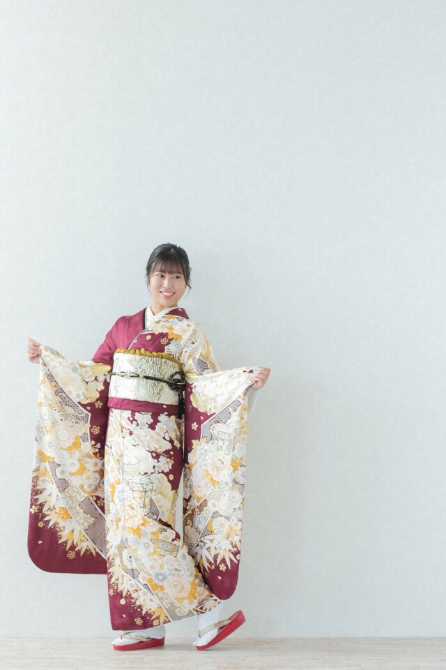 SHUKUの振袖 /その他色/ゴールド色/古典/牡丹柄/ SHUKU人気振袖