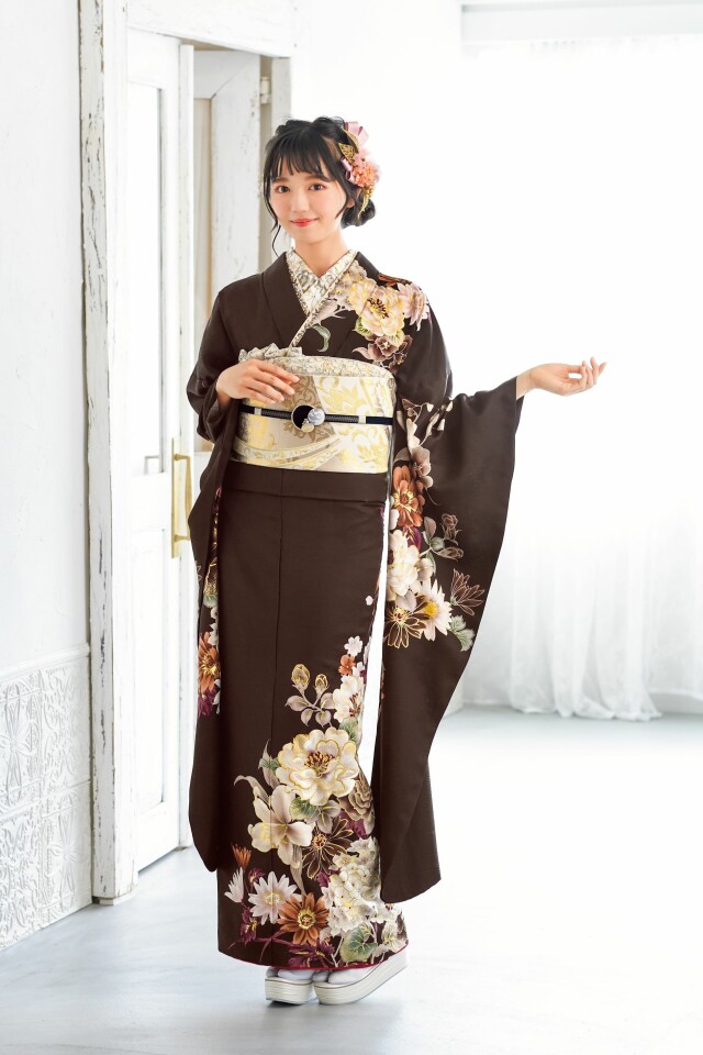ふりそでもりの川崎店の振袖 /茶色/古典/牡丹柄/ K0703945 | My振袖