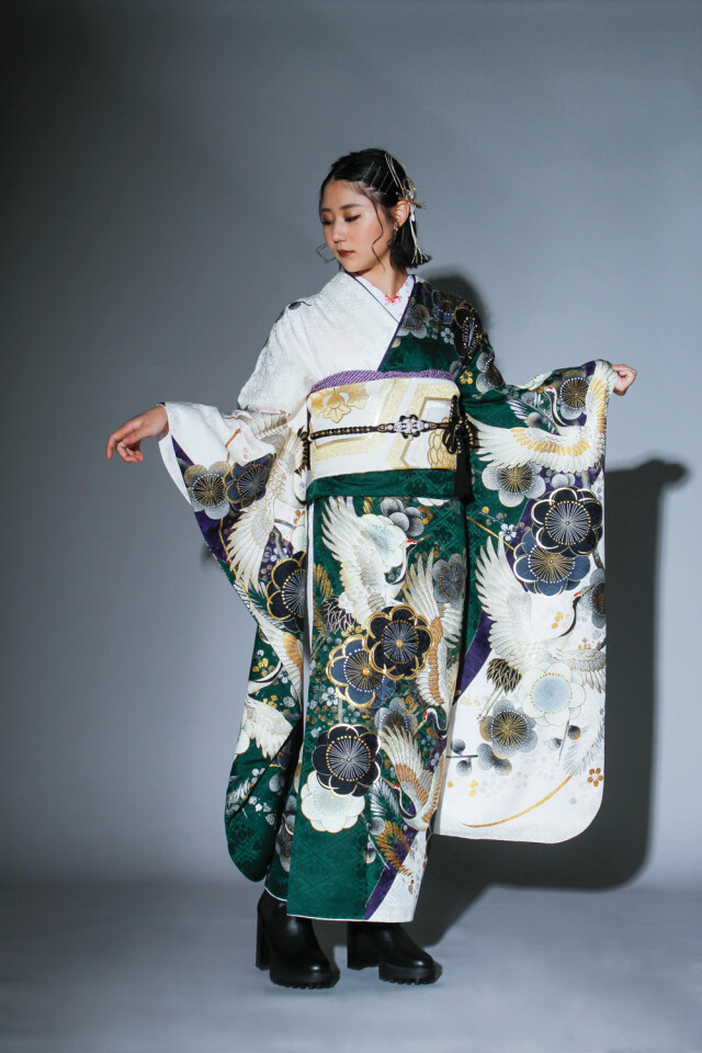 ビアンベール三条の振袖 /白色/緑色/古典/鶴柄/ 3234 | My振袖