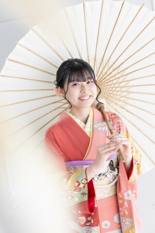 Ｓすごく大きいサイズお仕立て上り正絹振袖　甘いオレンジ地に花、鳳凰模様　金糸刺繍 fit=scale-down,w=1200