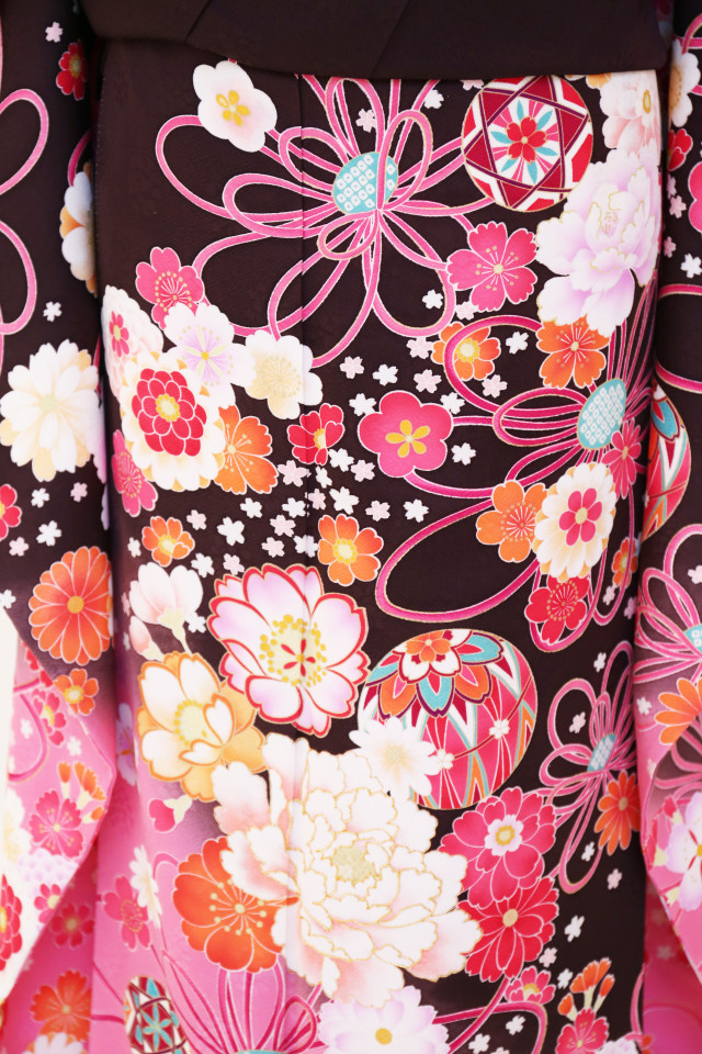 アンヘルハートの振袖 /茶色/ピンク色/キュート/牡丹柄/ 牡丹柄振袖