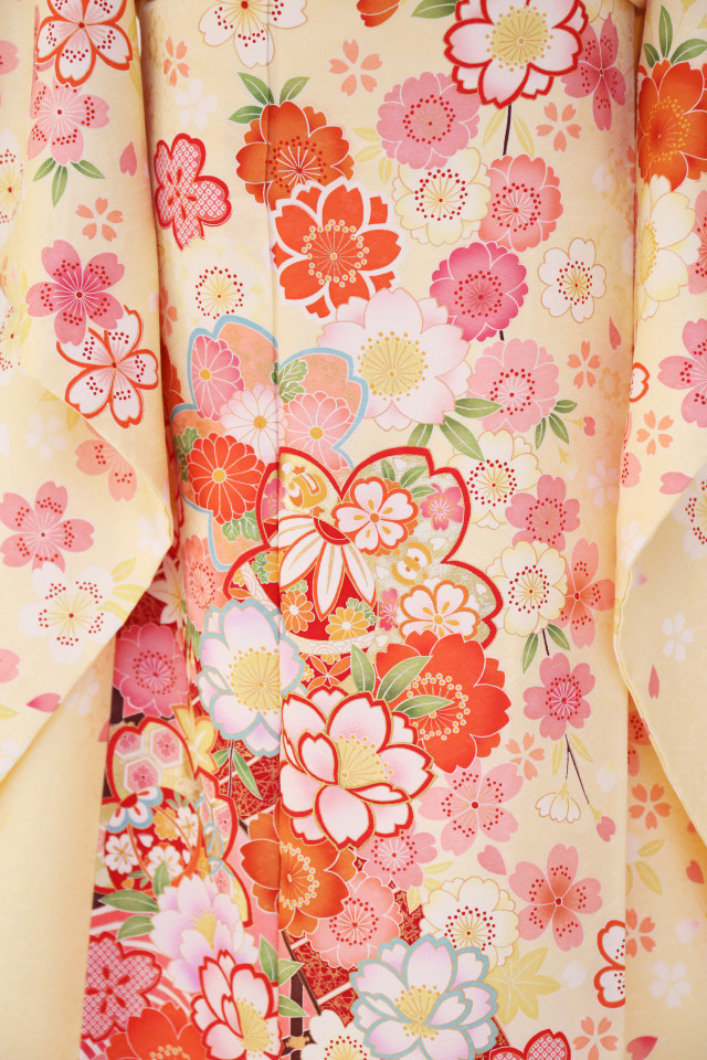 アンヘルハートの振袖 /黄色/ピンク色/キュート/桜柄/ 黄色地桜振袖