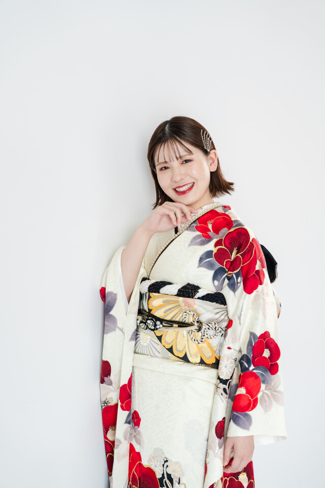 アンヘルハートの振袖 /白色/赤色/クール/椿柄/ 白地クール振袖 | My振袖