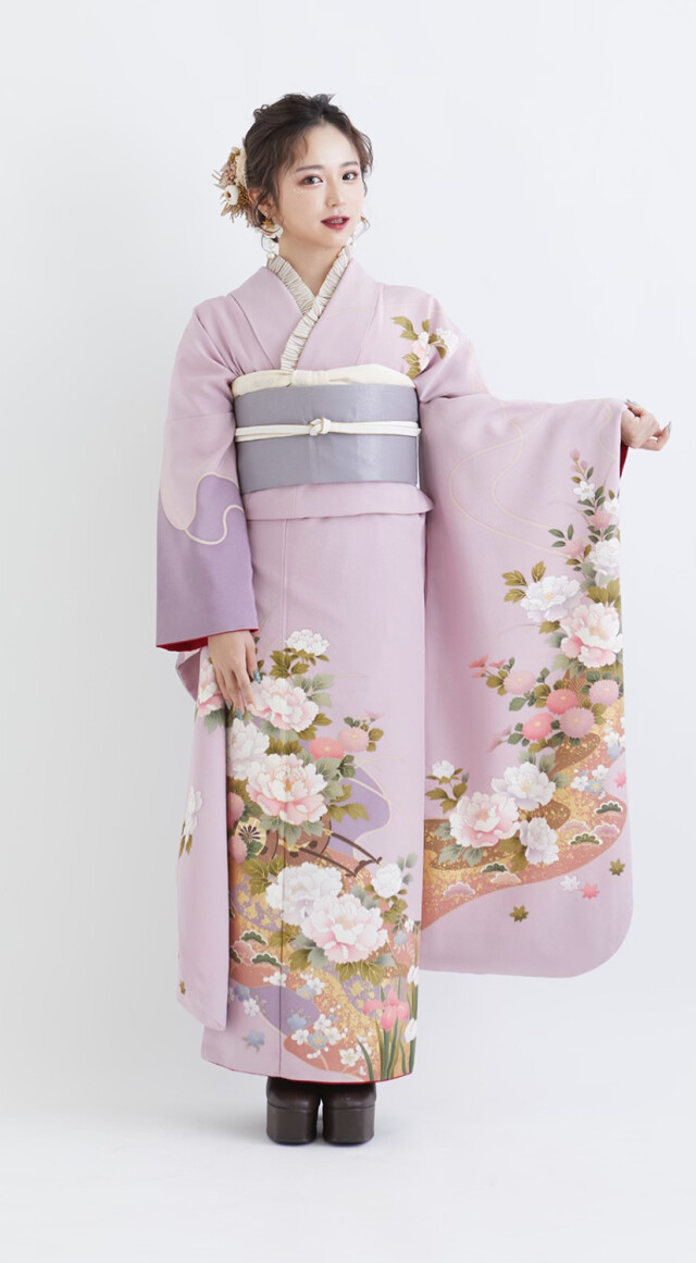 アナと雪の女王仕様　花柄振袖 クリーム×青×薄ピンク×紫 ロイヤルスタジオ 浜線店の振袖 /紫色/ピンク色/キュート/牡丹柄