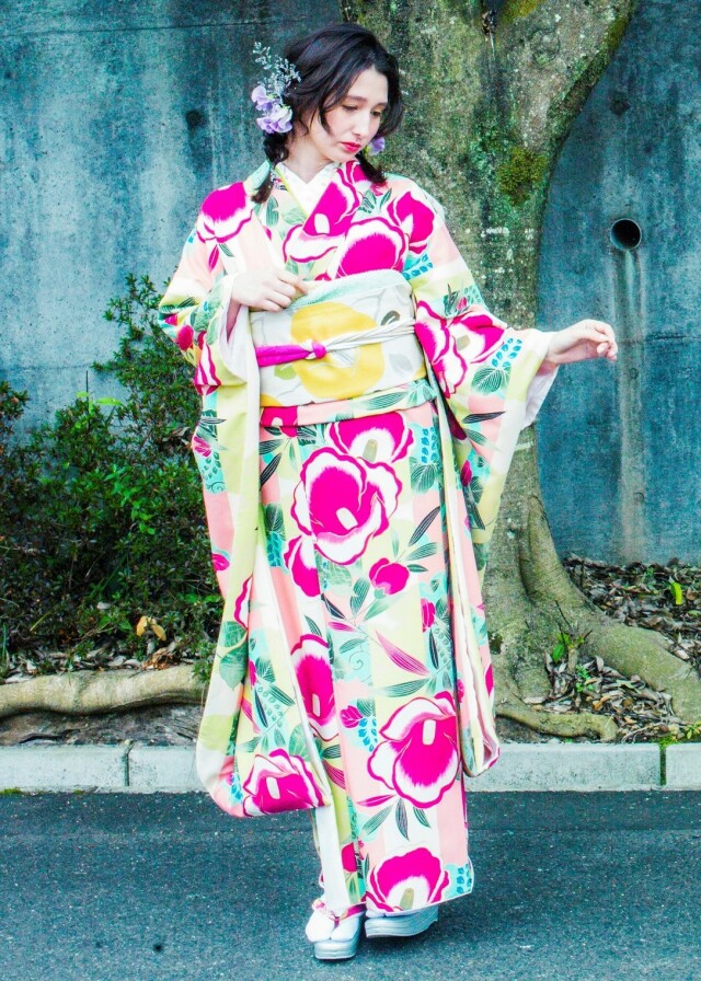 緑と赤の華やかな振袖 フルセット 振袖フルセット 振袖セット 振袖 LLサイズ 赤×鞠 美品 成人式 着物