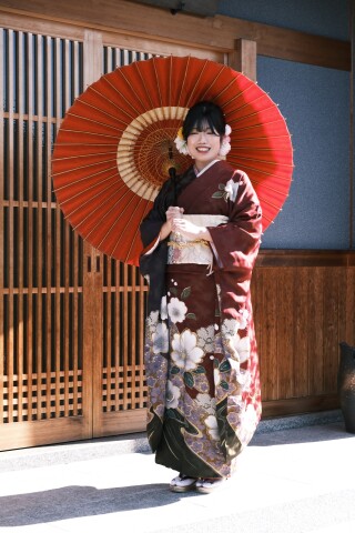 クラシックモダン振袖＆ゲキ渋袴 紋付屋の振袖 /白色/黒色/クール